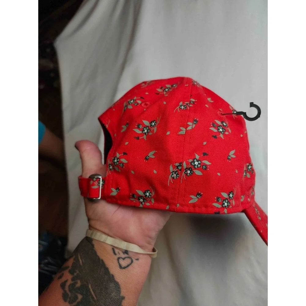 New Era 9TWENTY Atlanta Hawks Hat Cap Women Floral Red NBA Adjustable Baseball